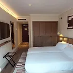 מלון Palacio Valderrabanos 4*