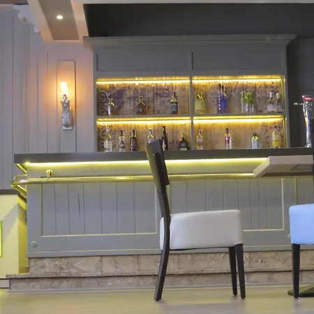 Hotel Palacio Valderrabanos 4*