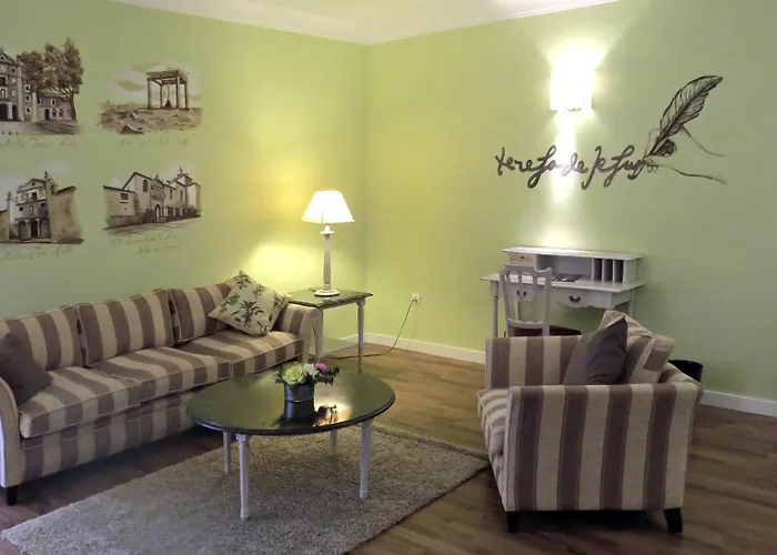 팔라시아 발데라바노스 Ávila