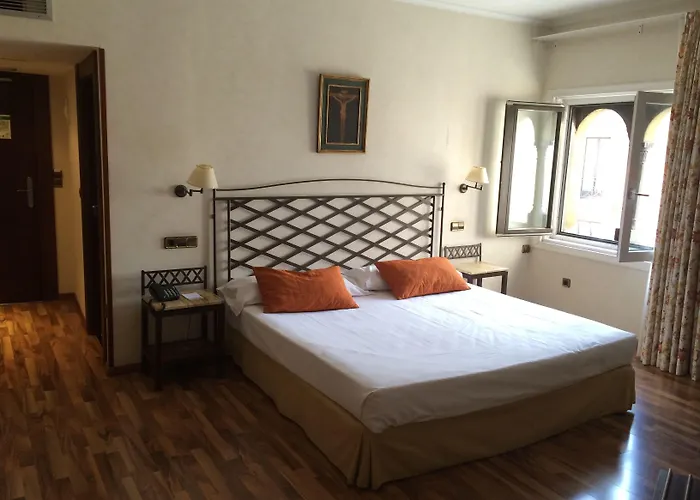 Palacio Valderrabanos 4*