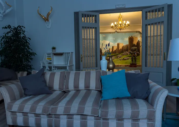 瓦尔德拉巴内斯皇宫酒店 4* Ávila