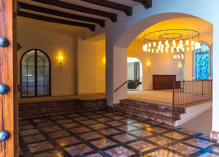 Hotel Palacio Valderrabanos 4*